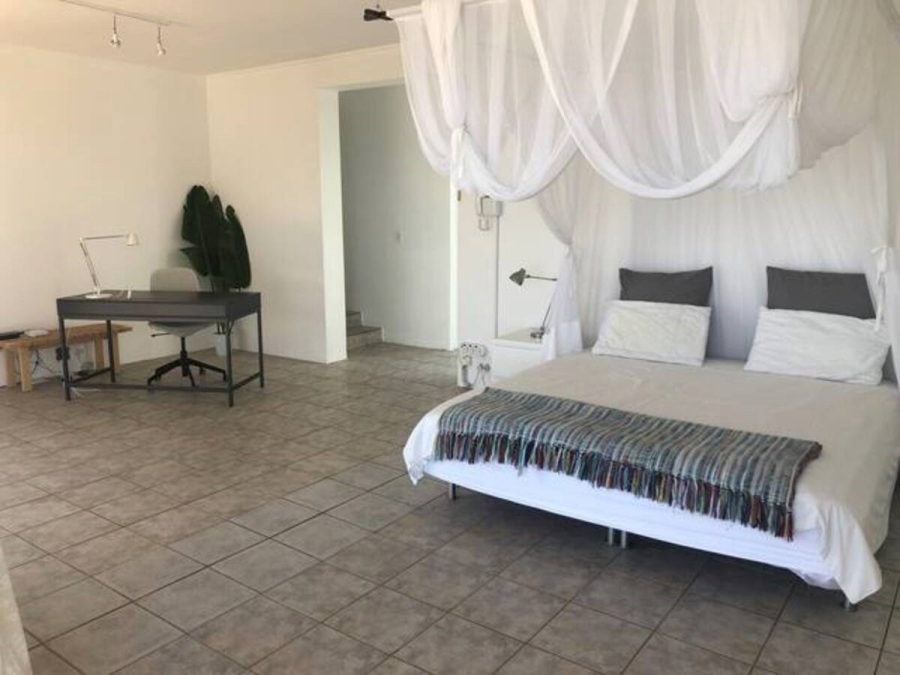 To Let 4 Bedroom Property for Rent in Bantry Bay Western Cape